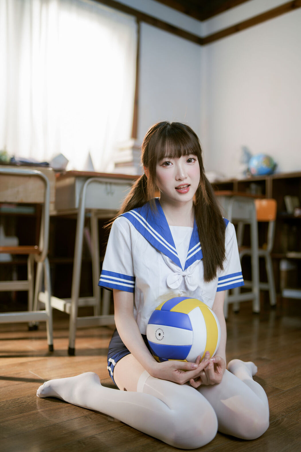 YiTuYu艺图语 Vol.8275 冰冷企鹅 (32P)