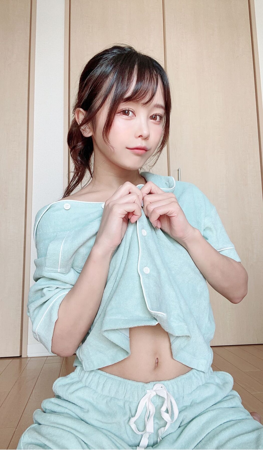Coser@いくみ 193iKkyu3 &#8211; Fantia 2020年06月合集 Part1 (38P &#8211; 5V)