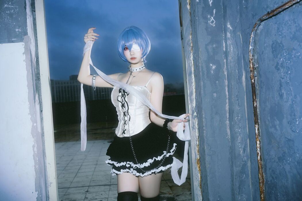 Coser@洛桑w伊梓 &#8211; 雨后天台 (36P)