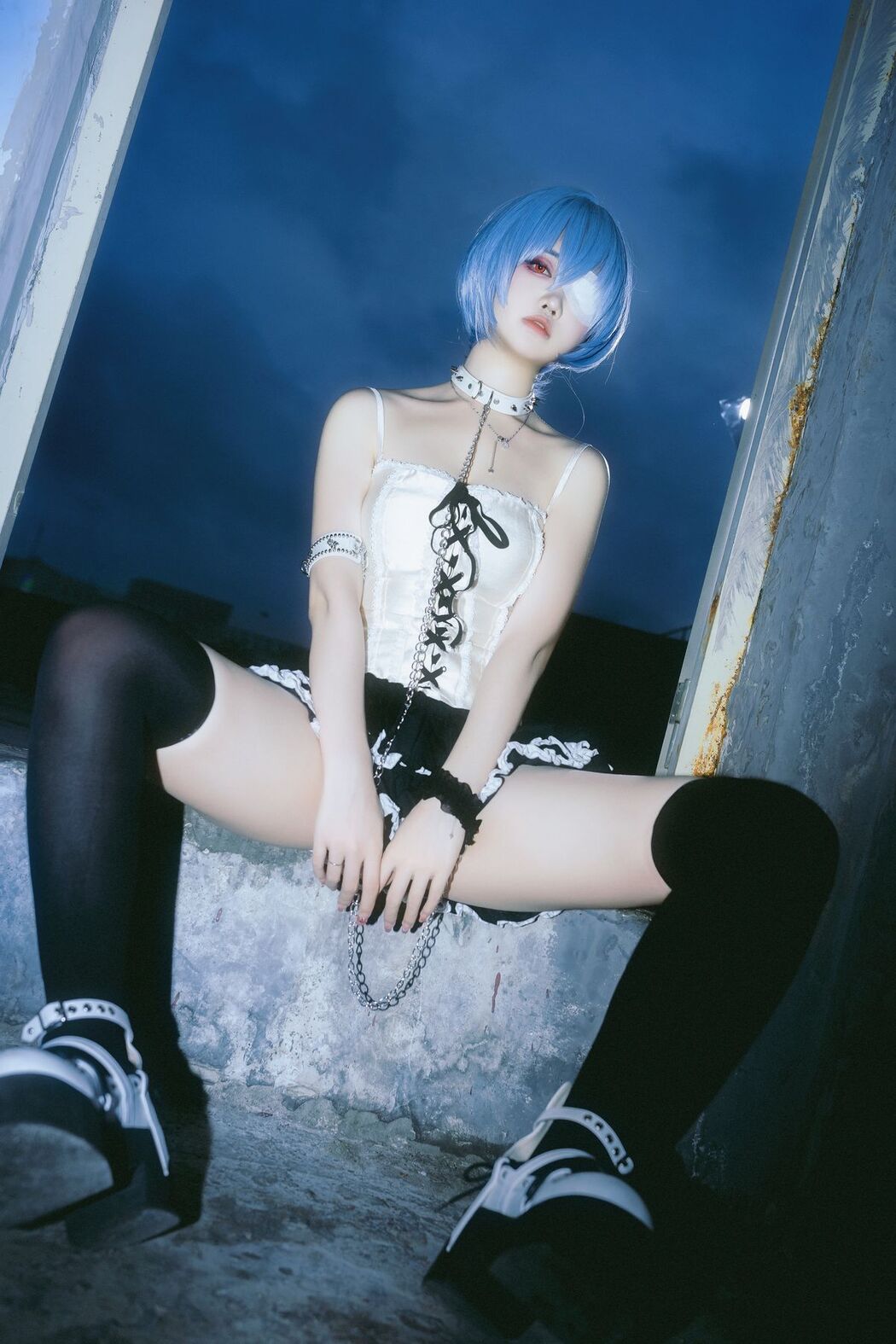 Coser@洛桑w伊梓 &#8211; 雨后天台 (36P)