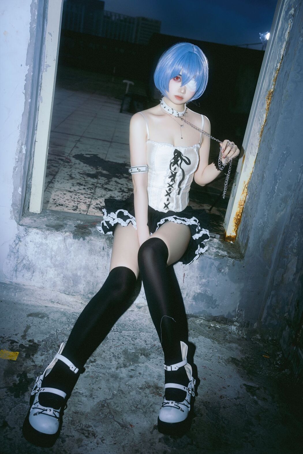 Coser@洛桑w伊梓 &#8211; 雨后天台 (36P)