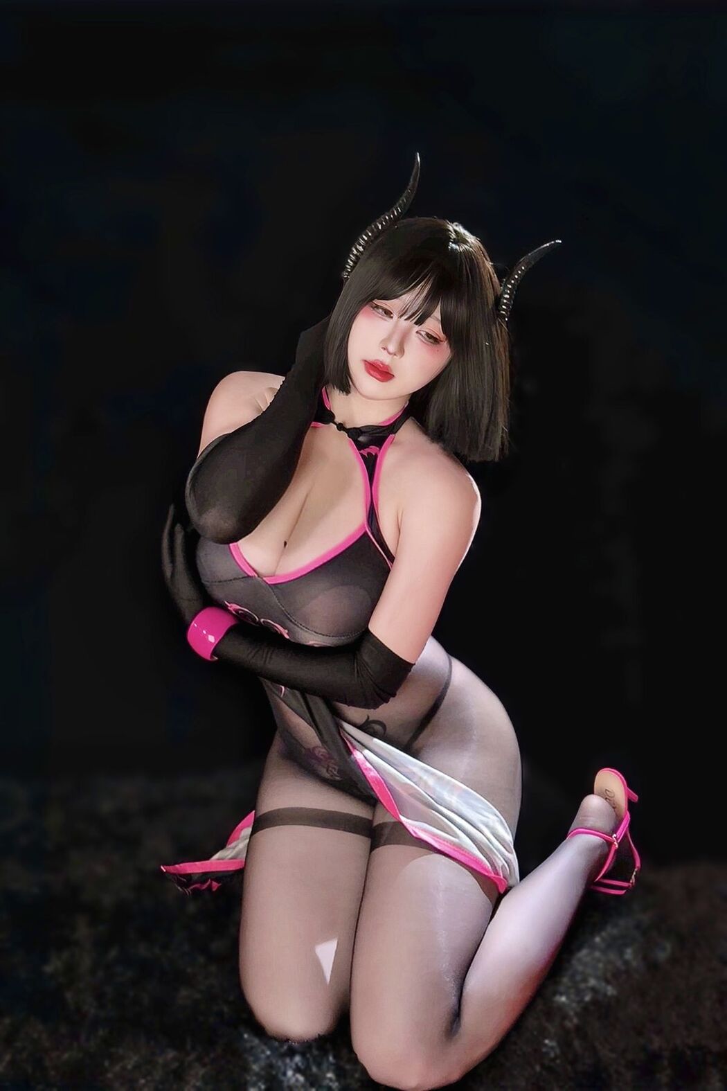 Coser@皮皮奶可可爱了啦 &#8211; 粉魅魔 Part1 (57P &#8211; 2V)