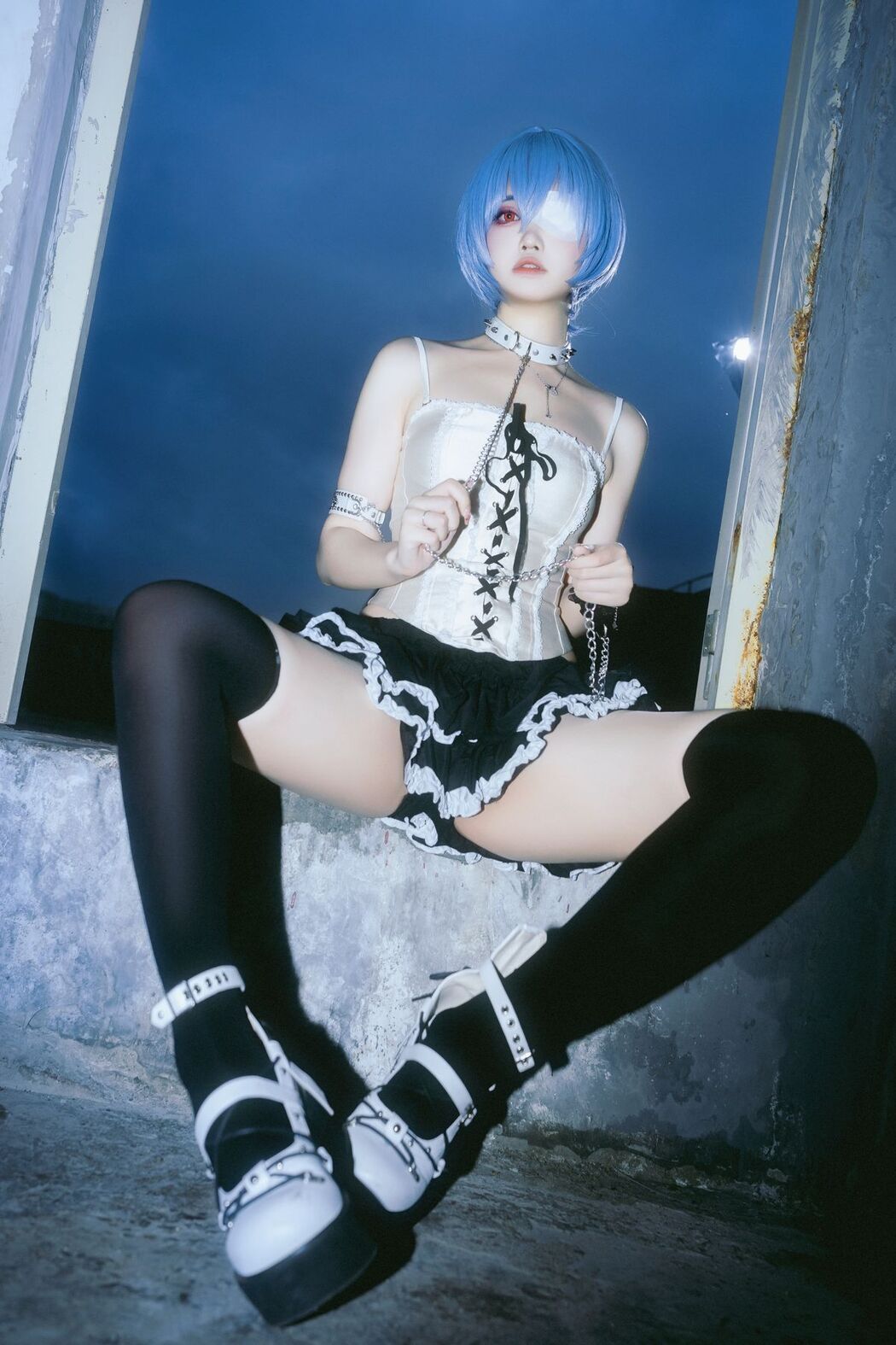 Coser@洛桑w伊梓 &#8211; 雨后天台 (36P)
