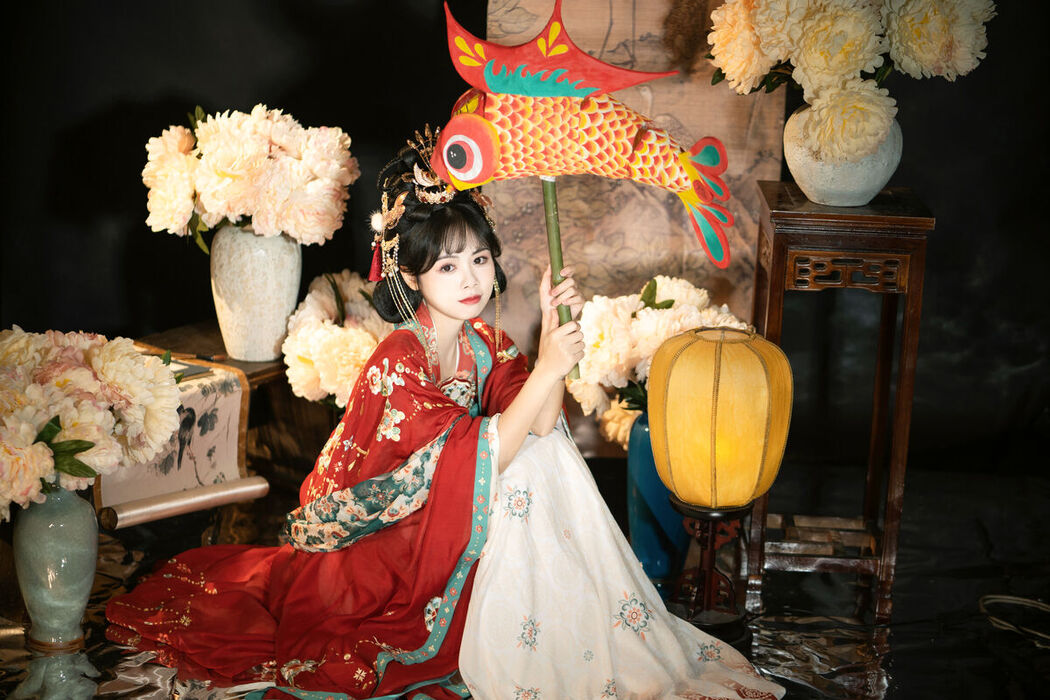 YiTuYu艺图语 Vol.8283 是妧妧吖 (22P)