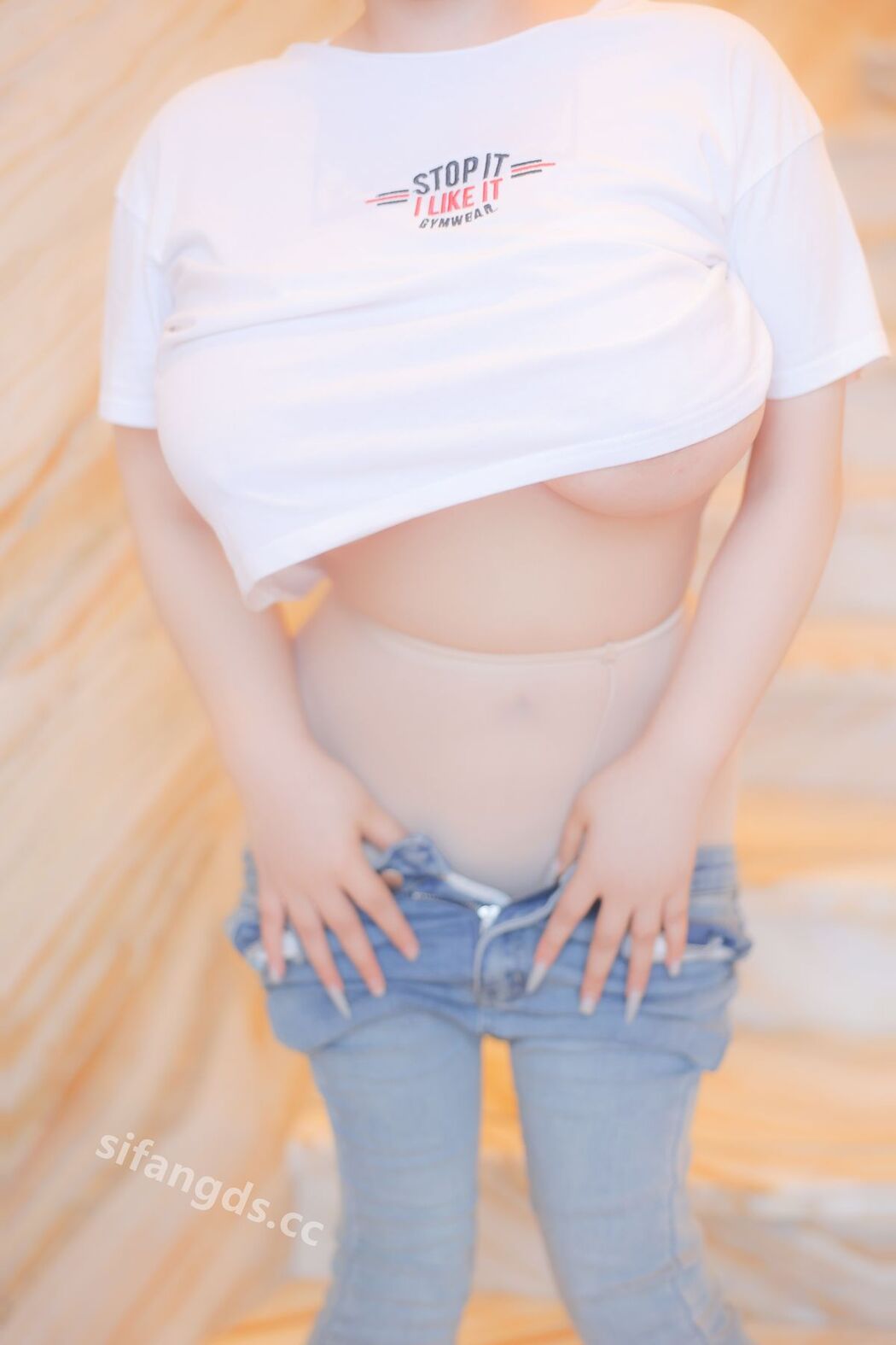 XR Uncensored Na Na Zi 娜娜子 – 童顏巨乳 大尺度高價作品 奶子超棒 (82P – 3V)