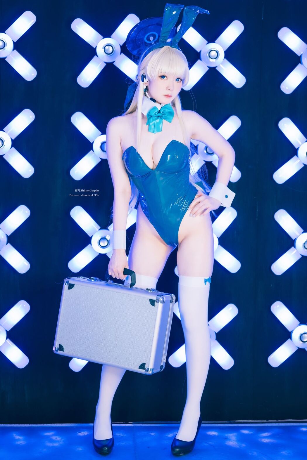Coser@霜月shimo &#8211; 蔚蓝档案 飞鸟马时 兔女郎 (21P)