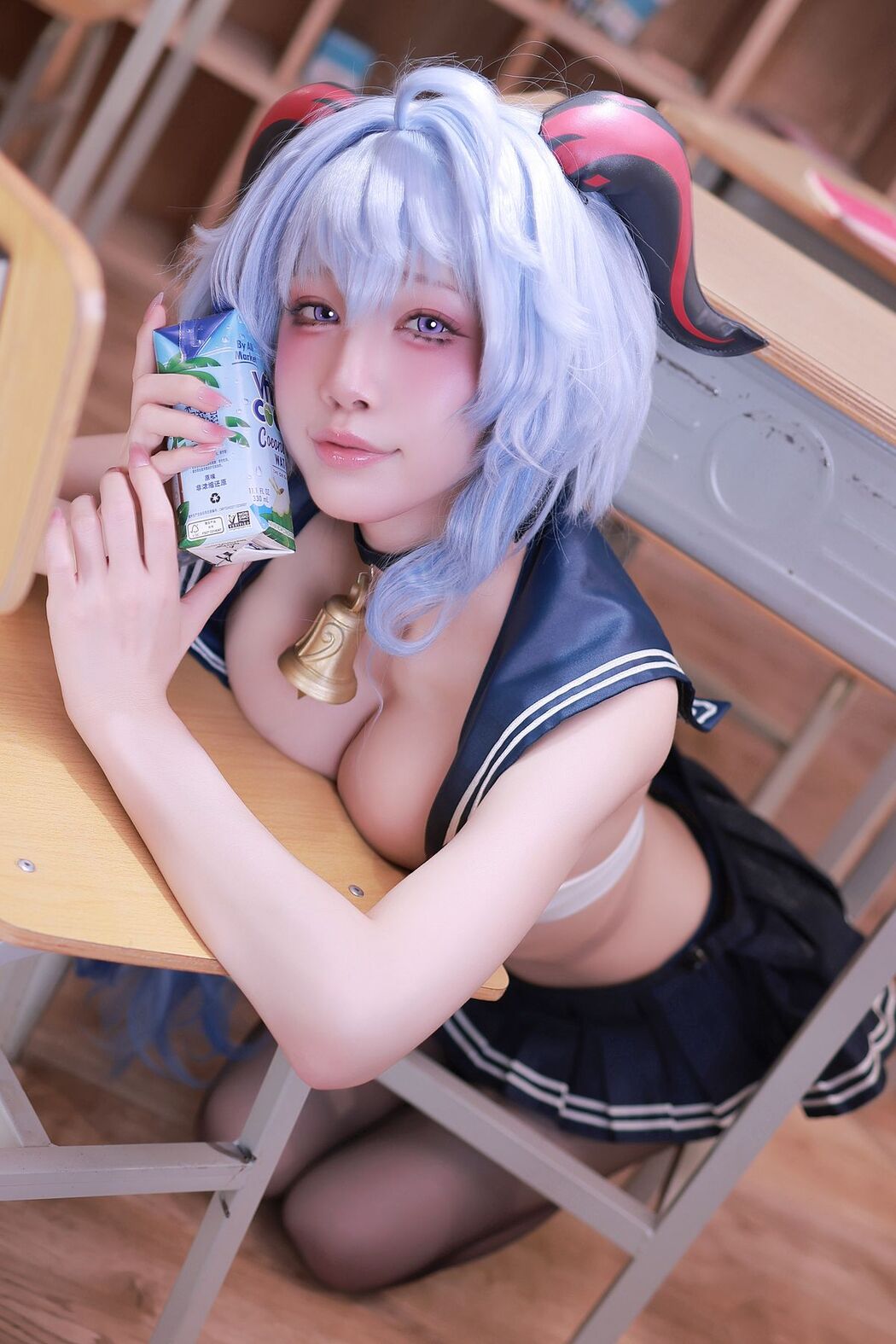 Coser@水淼Aqua &#8211; 2月补偿赠品 甘雨水手服 (51P)