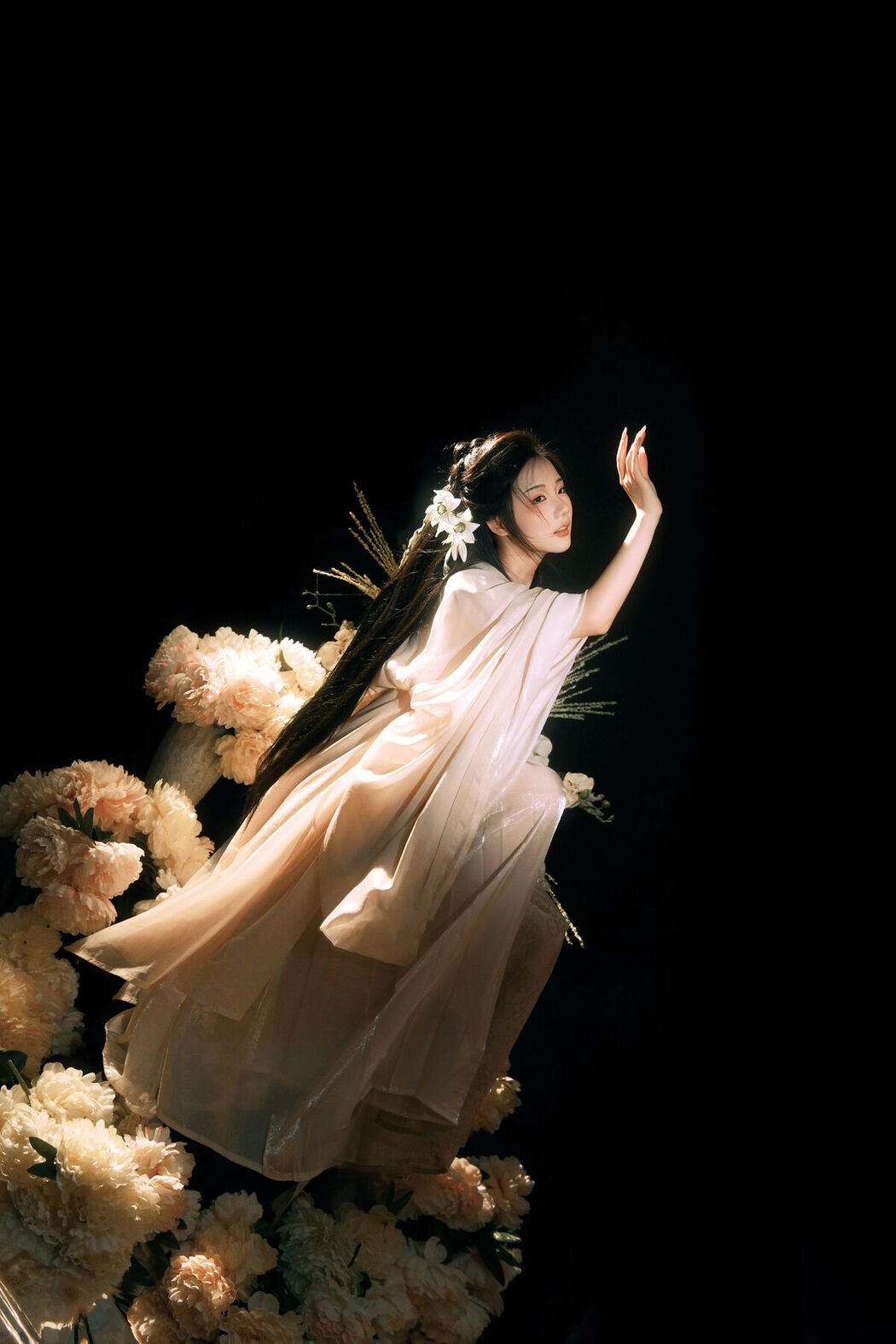 YiTuYu艺图语 Vol.8284 人贵雨儿 (22P)