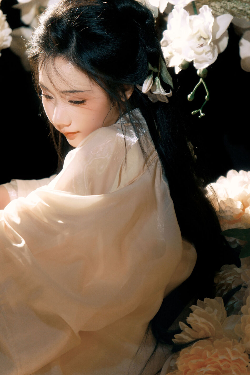 YiTuYu艺图语 Vol.8284 人贵雨儿 (22P)