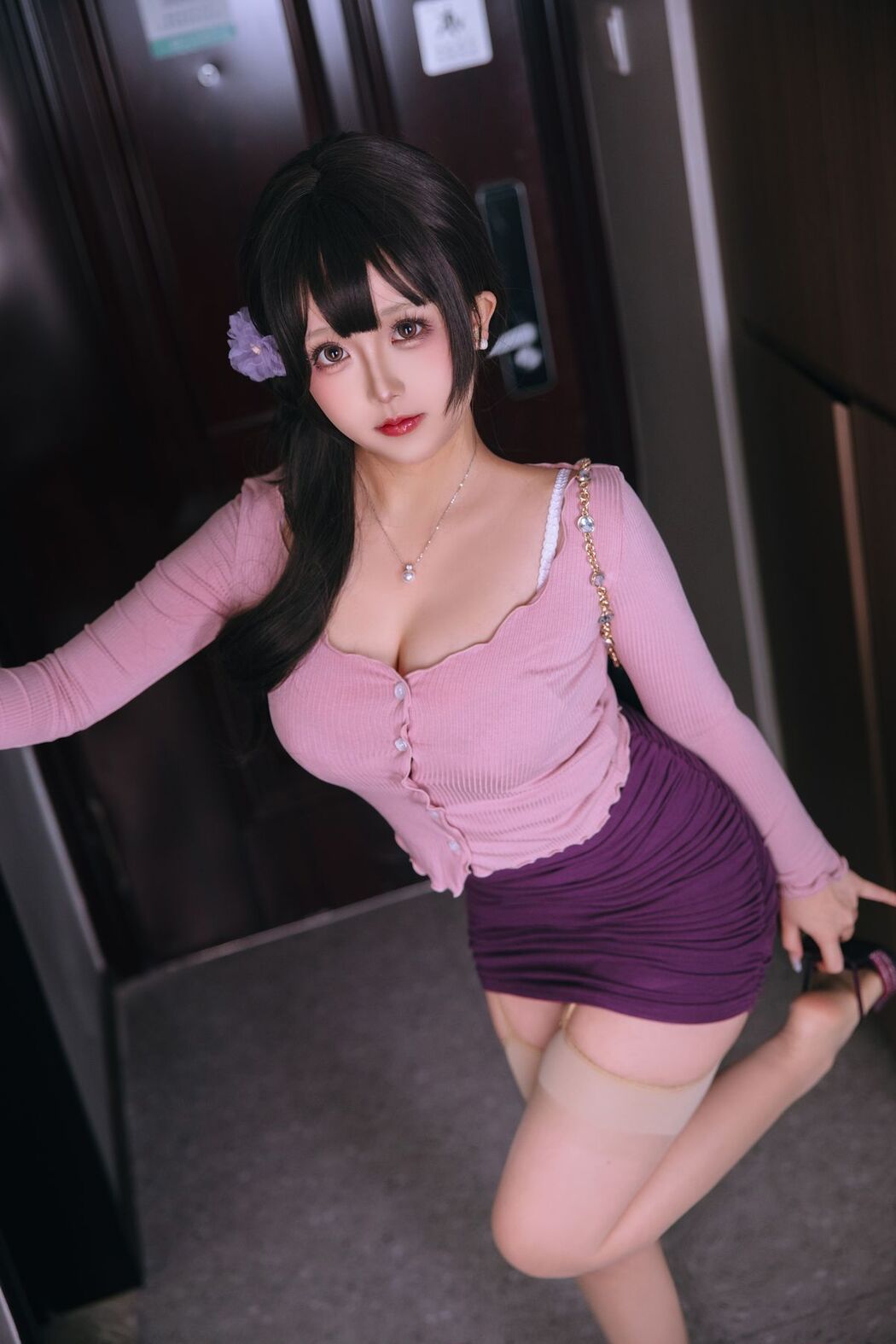 Coser@日奈娇 – 小妈 Part1 (60P – 6V)