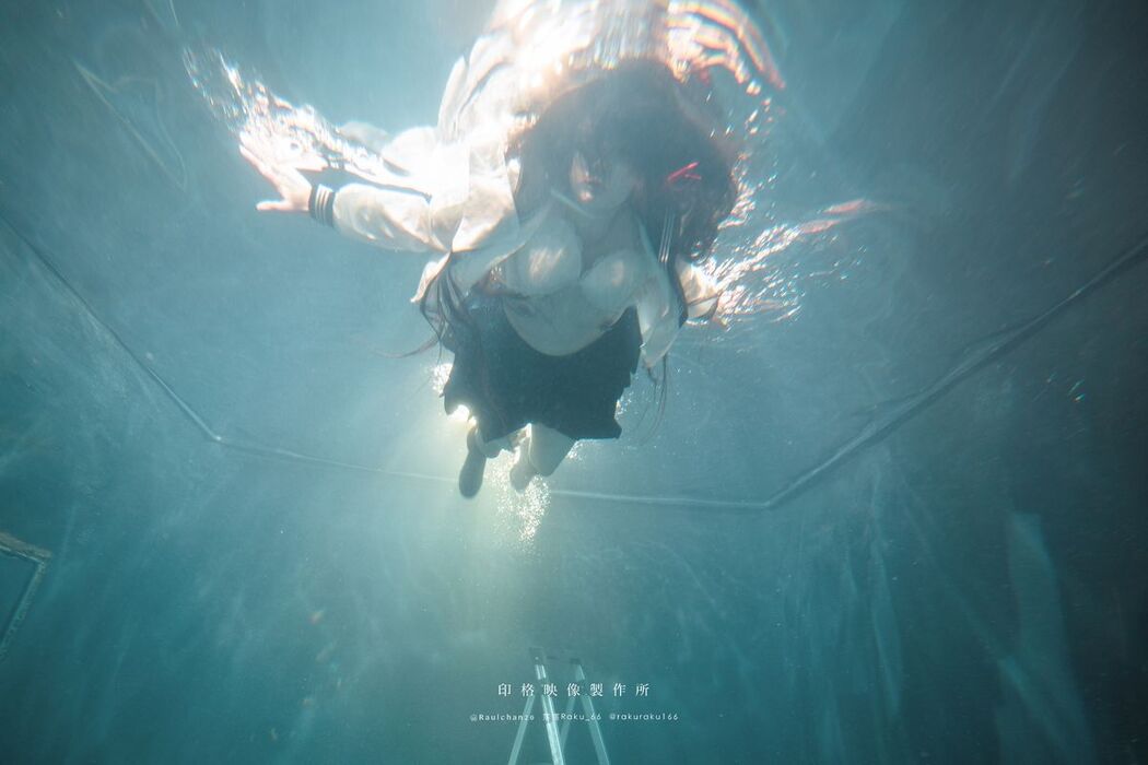 Coser@落落Raku &#8211; 水泳馆 (59P &#8211; 1V)