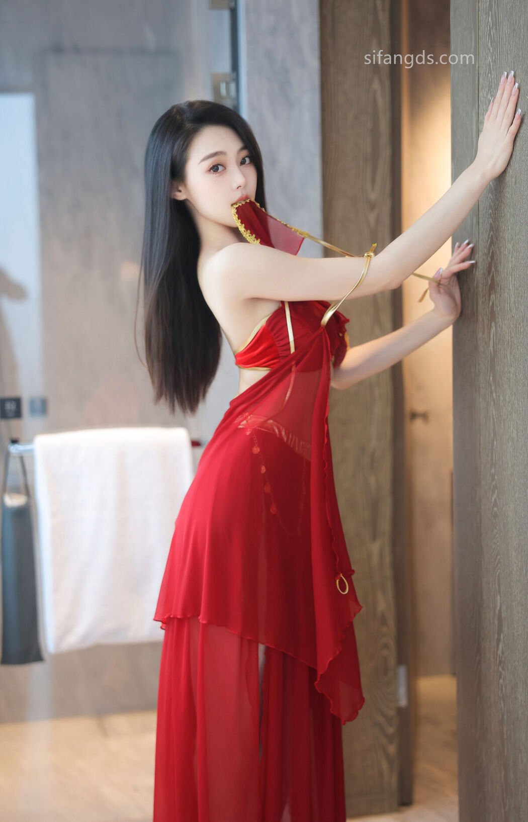 XR Uncensored Qing Miao 清妙 – R18 秀人网模特 红色舞裙 S Part01 (48P – 4V)