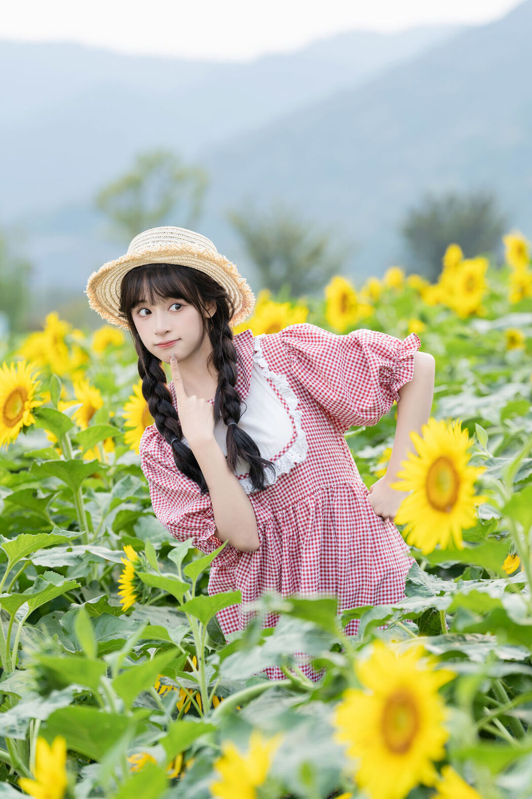 YiTuYu艺图语 Vol.8288 夏芋小年 (31P)