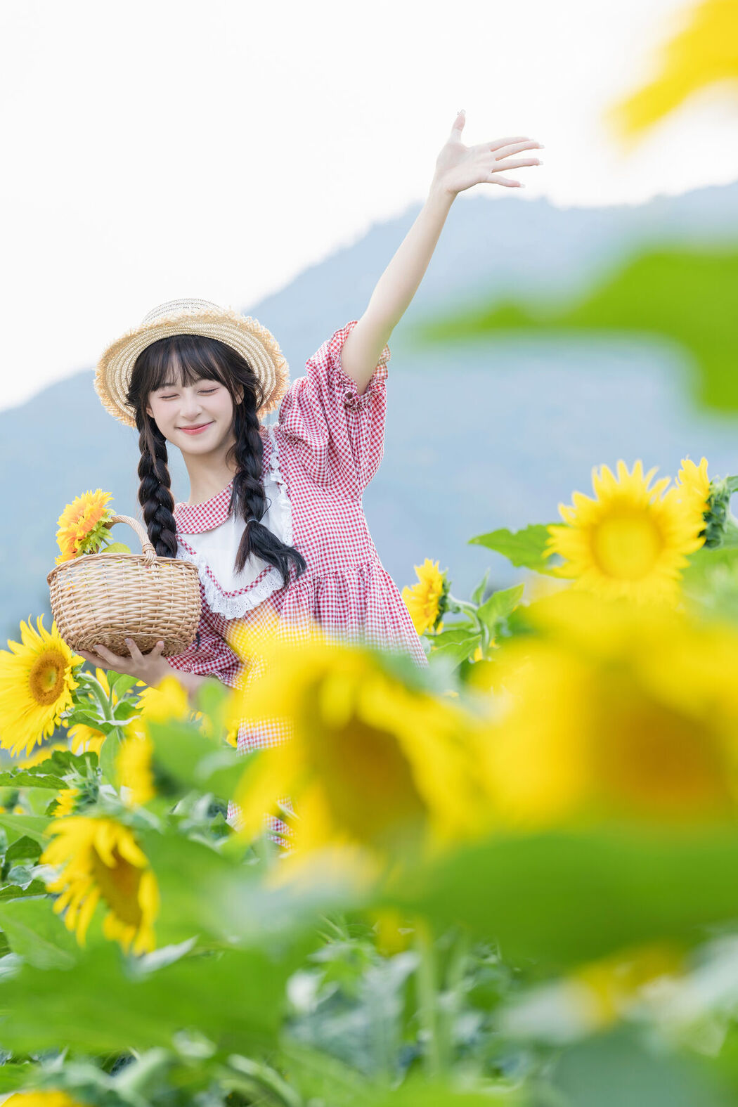 YiTuYu艺图语 Vol.8288 夏芋小年 (31P)