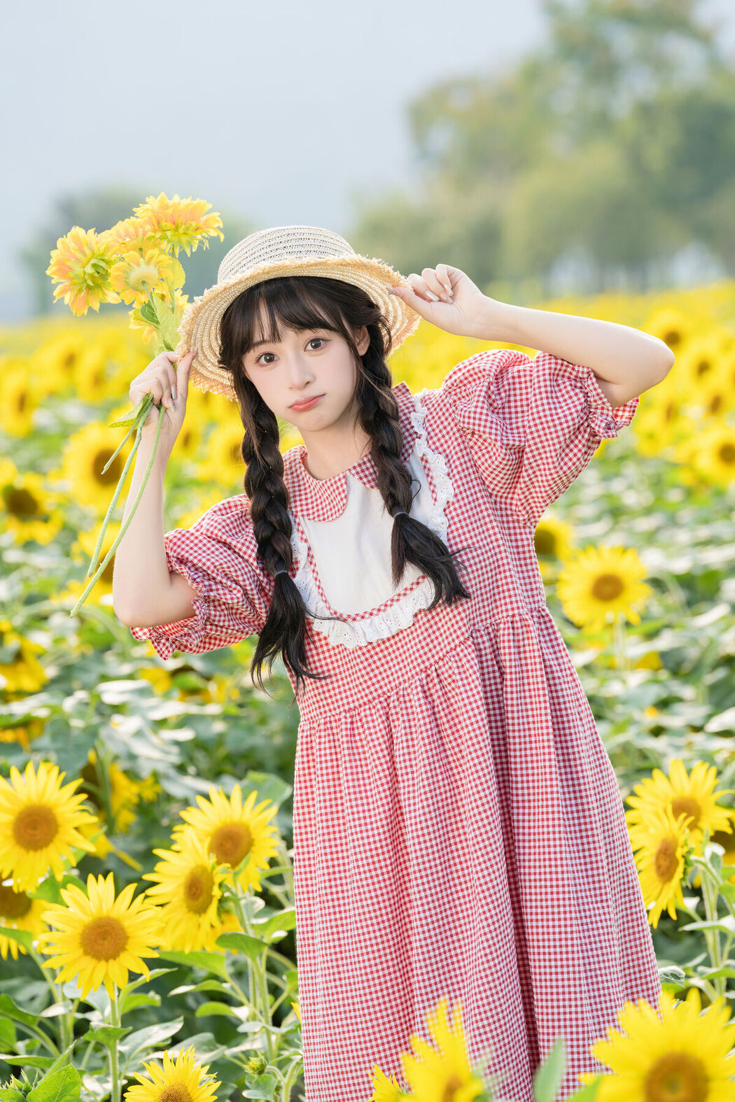 YiTuYu艺图语 Vol.8288 夏芋小年 (31P)
