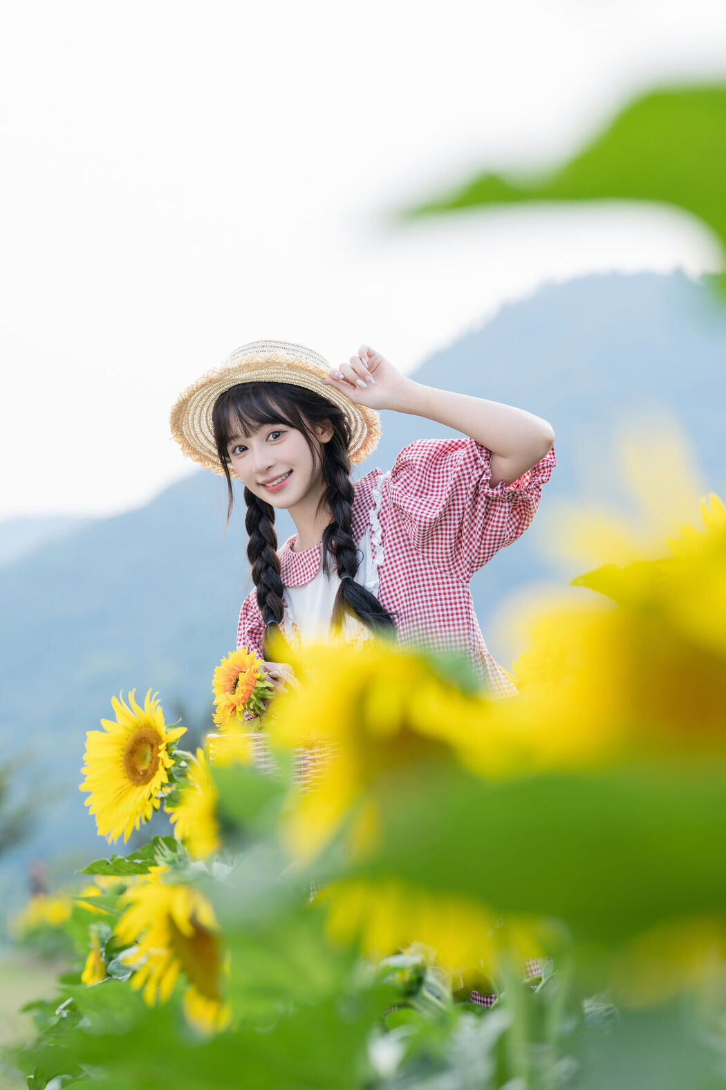 YiTuYu艺图语 Vol.8288 夏芋小年 (31P)
