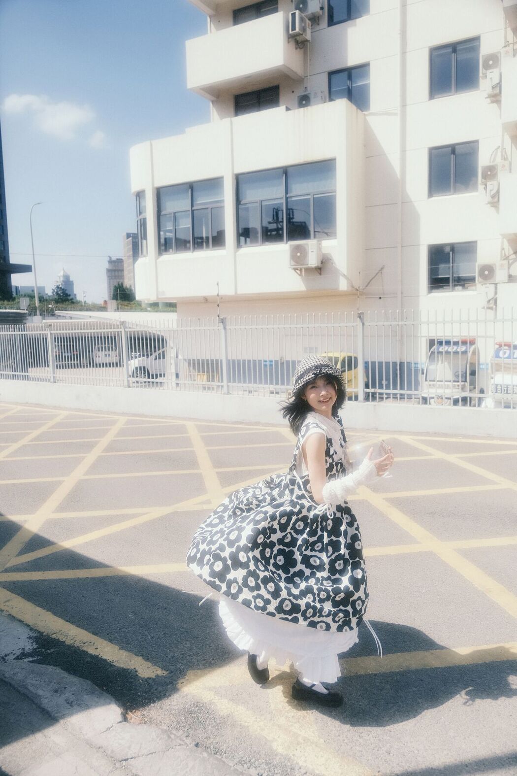YiTuYu艺图语 Vol.8291 乌堆少女 (24P)