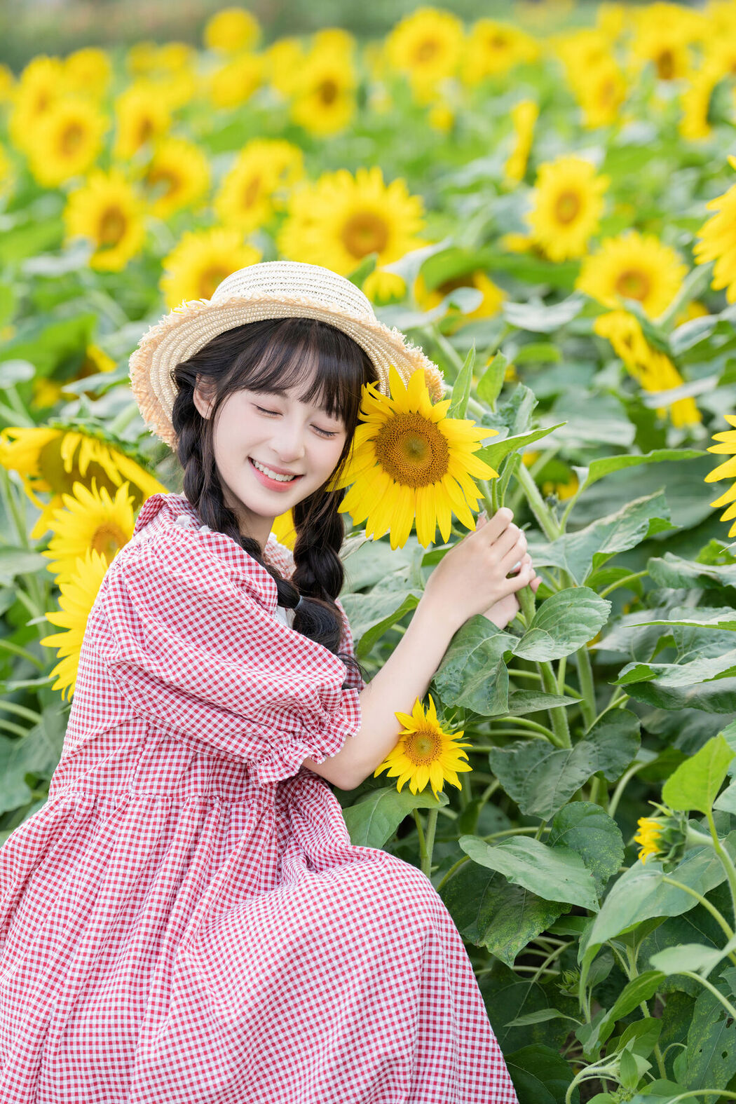 YiTuYu艺图语 Vol.8288 夏芋小年 (31P)