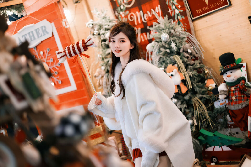 YiTuYu艺图语 Vol.8295 Tifa丁小妮 (31P)