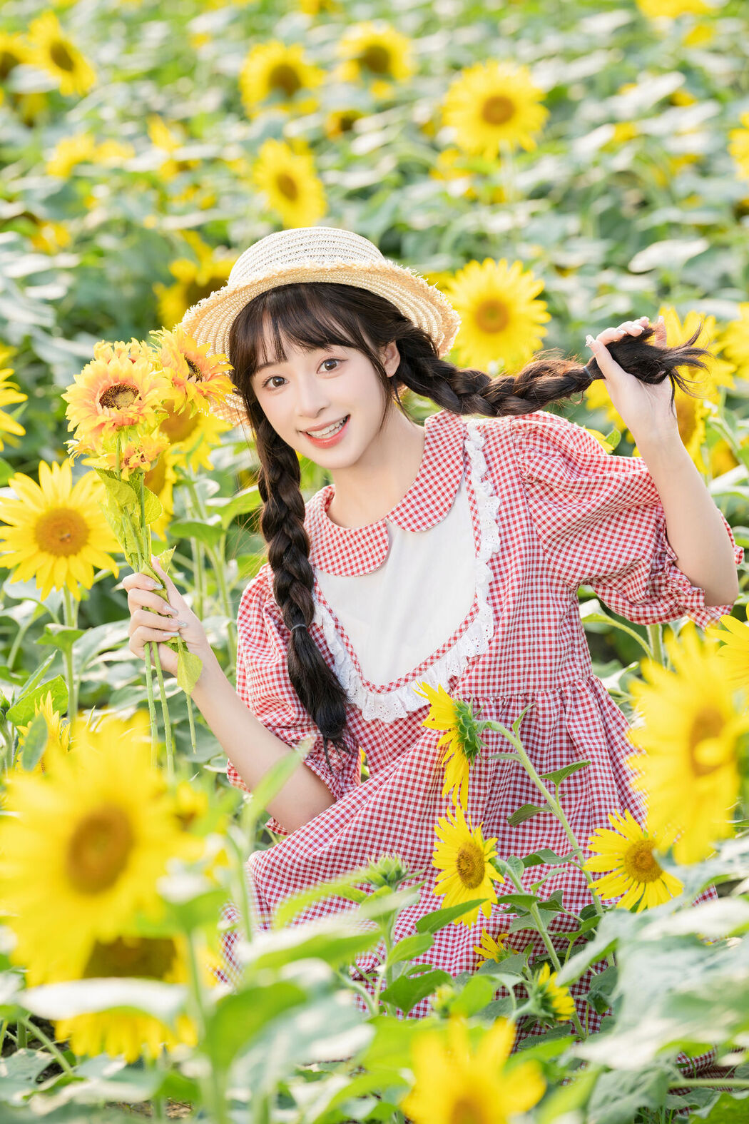 YiTuYu艺图语 Vol.8288 夏芋小年 (31P)