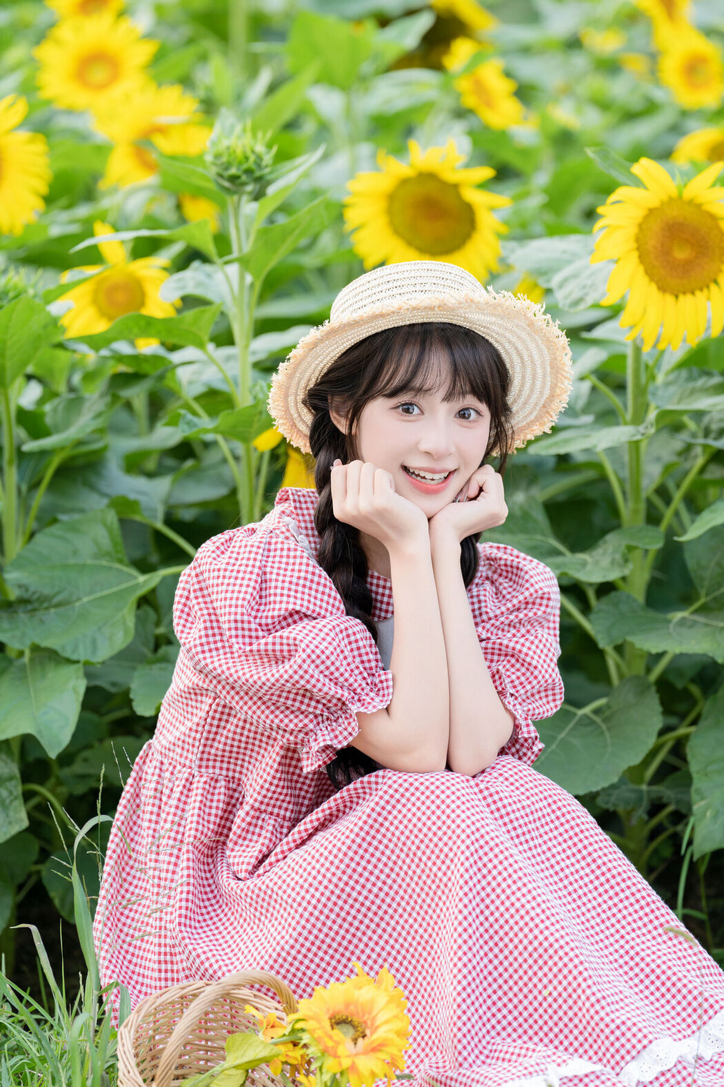 YiTuYu艺图语 Vol.8288 夏芋小年 (31P)