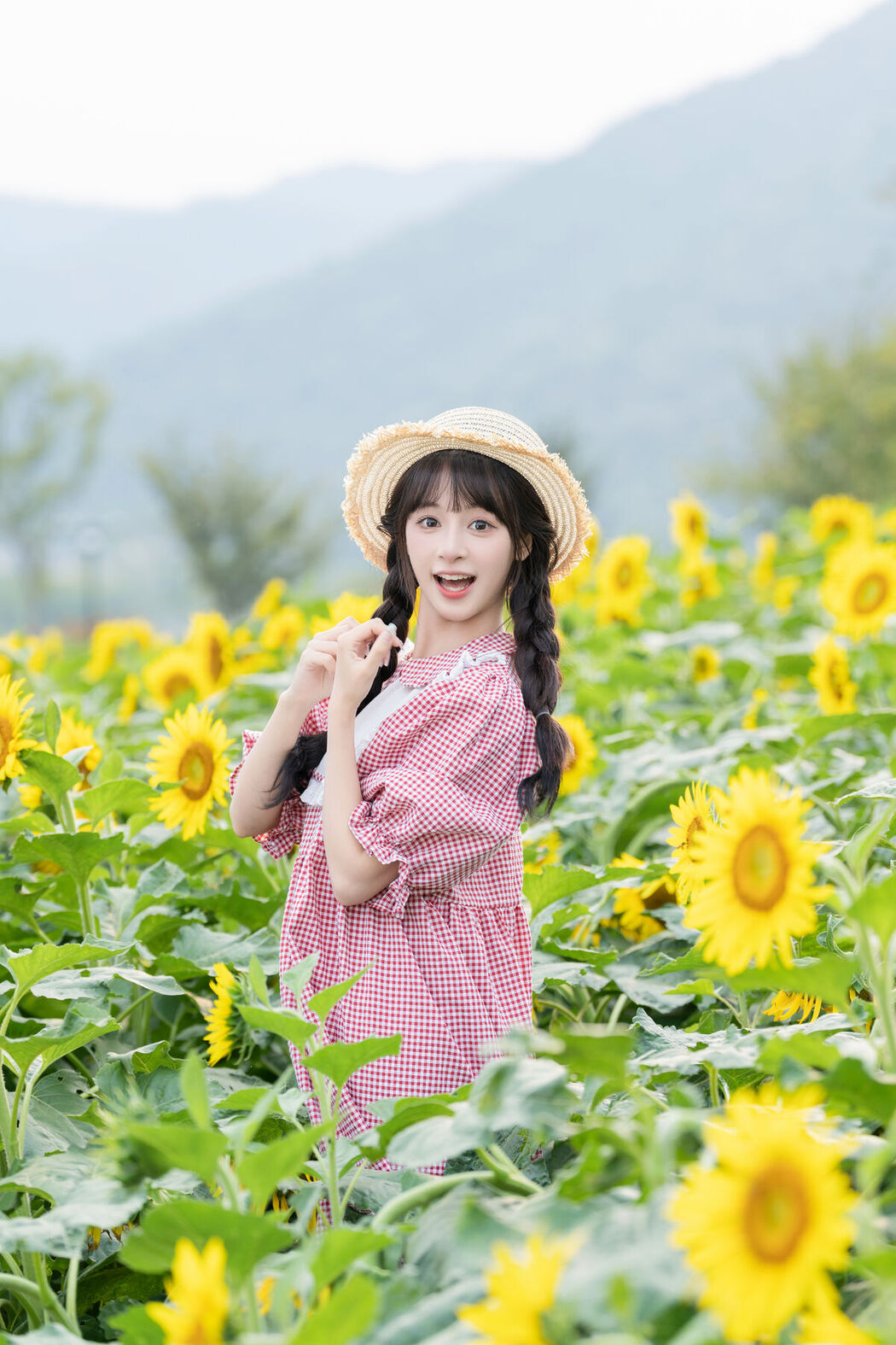 YiTuYu艺图语 Vol.8288 夏芋小年 (31P)