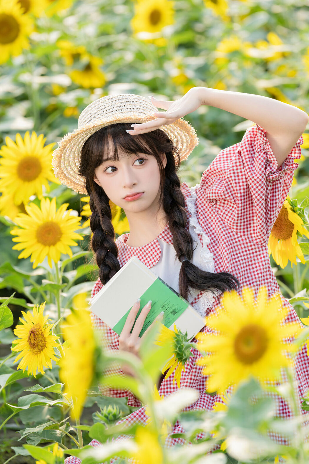 YiTuYu艺图语 Vol.8288 夏芋小年 (31P)