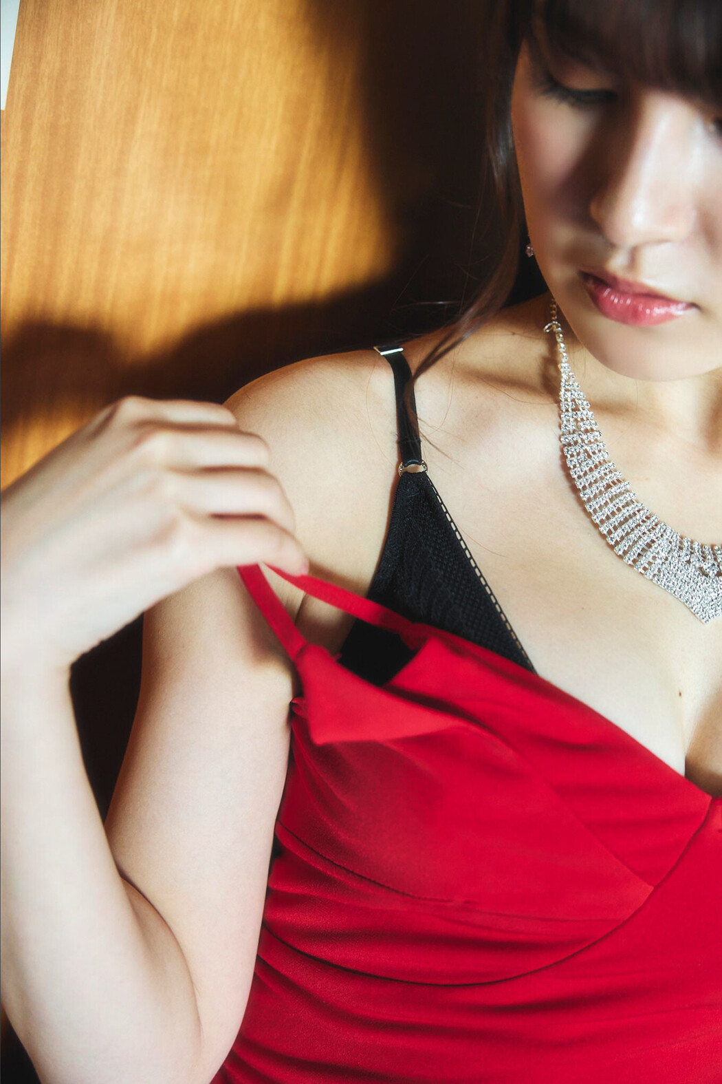 Yui Kojina 神志那結衣, SPA!デジタル写真集 「赤いドレスを脱いだら……」 Set.01