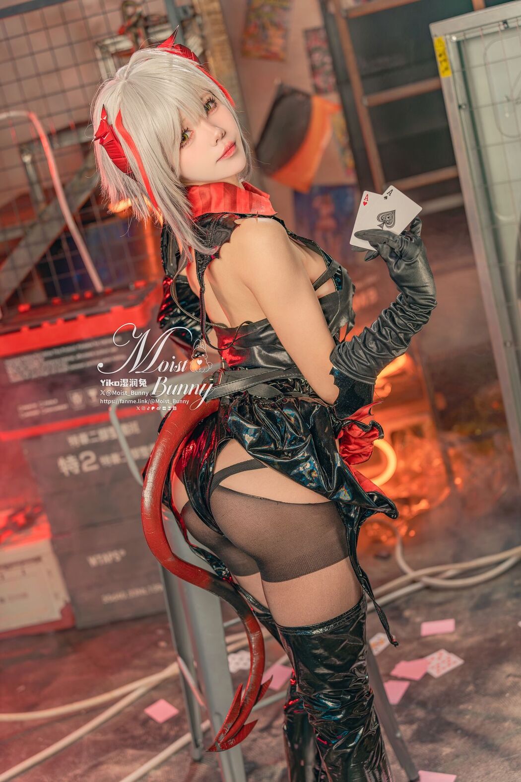 Coser@黏黏团子兔 – 2月作品 愚夜密函-W` (72P – 1V)
