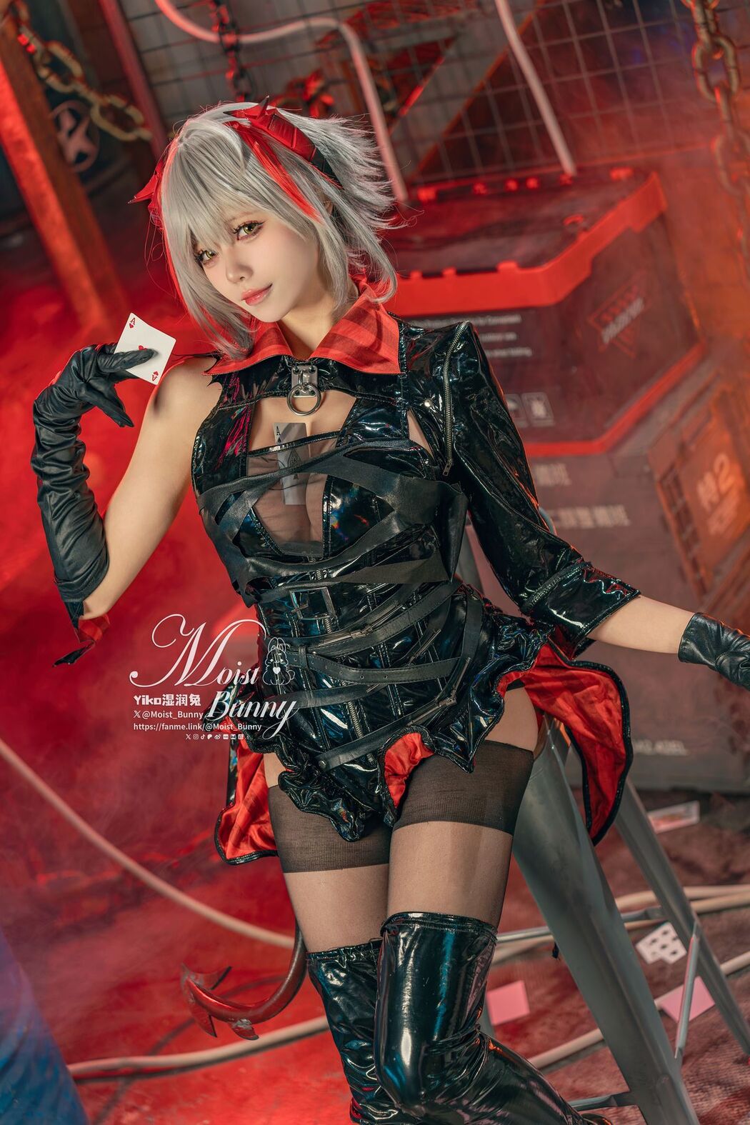 Coser@黏黏团子兔 – 2月作品 愚夜密函-W` (72P – 1V)
