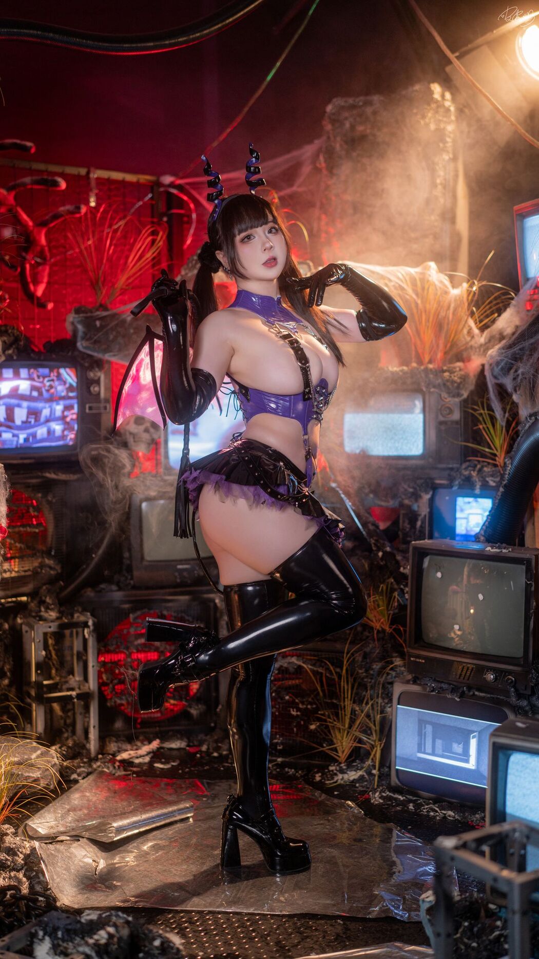 Coser@皮皮奶可可爱了啦 – 紫博魅 赛博魅魔 Part1 (51P – 1V)