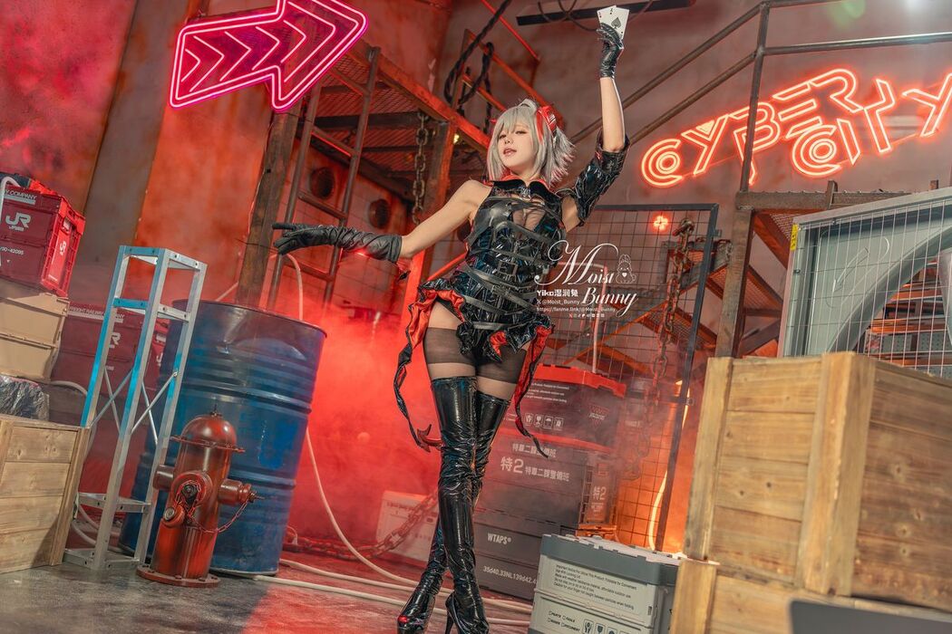 Coser@黏黏团子兔 – 2月作品 愚夜密函-W` (72P – 1V)