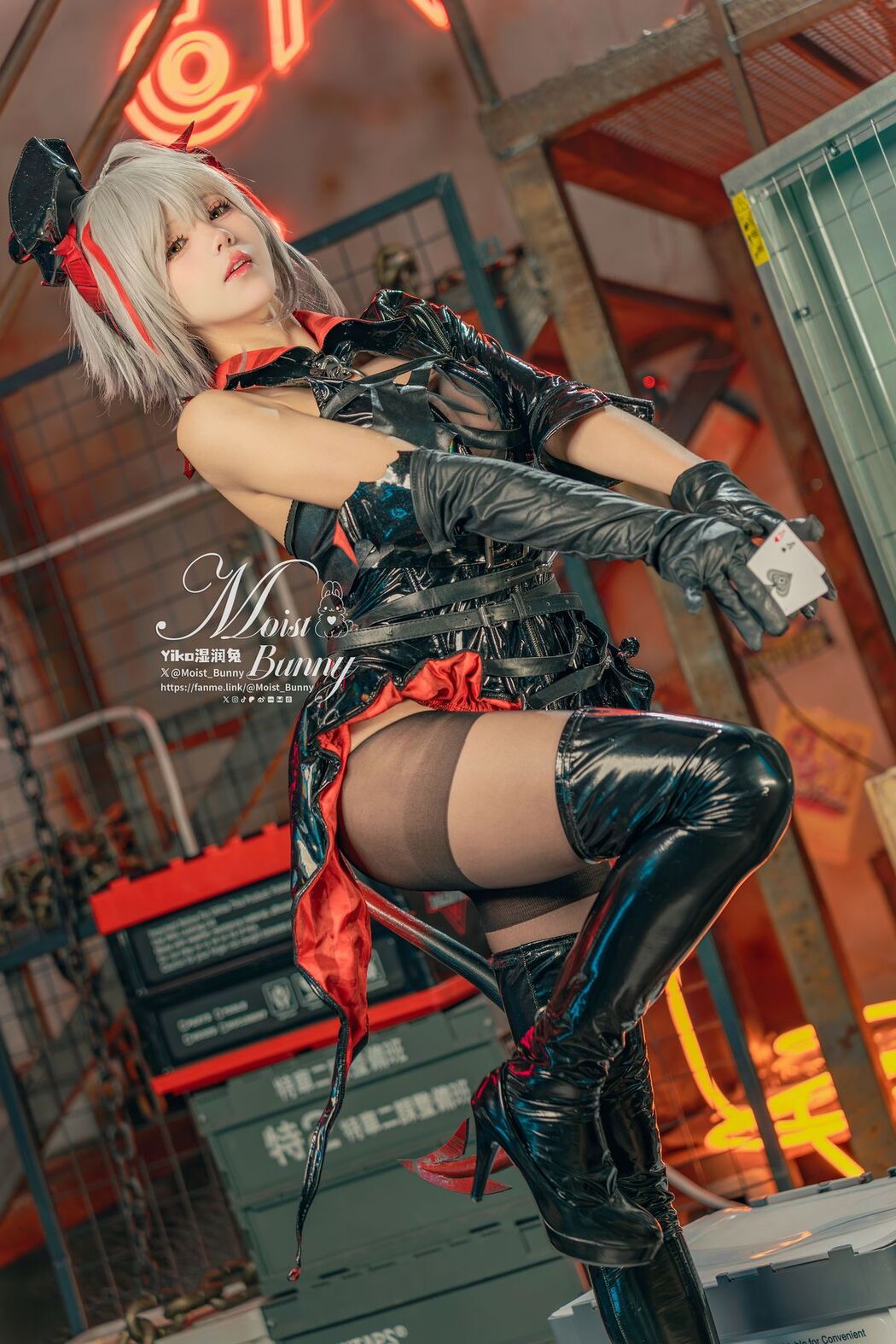 Coser@黏黏团子兔 – 2月作品 愚夜密函-W` (72P – 1V)