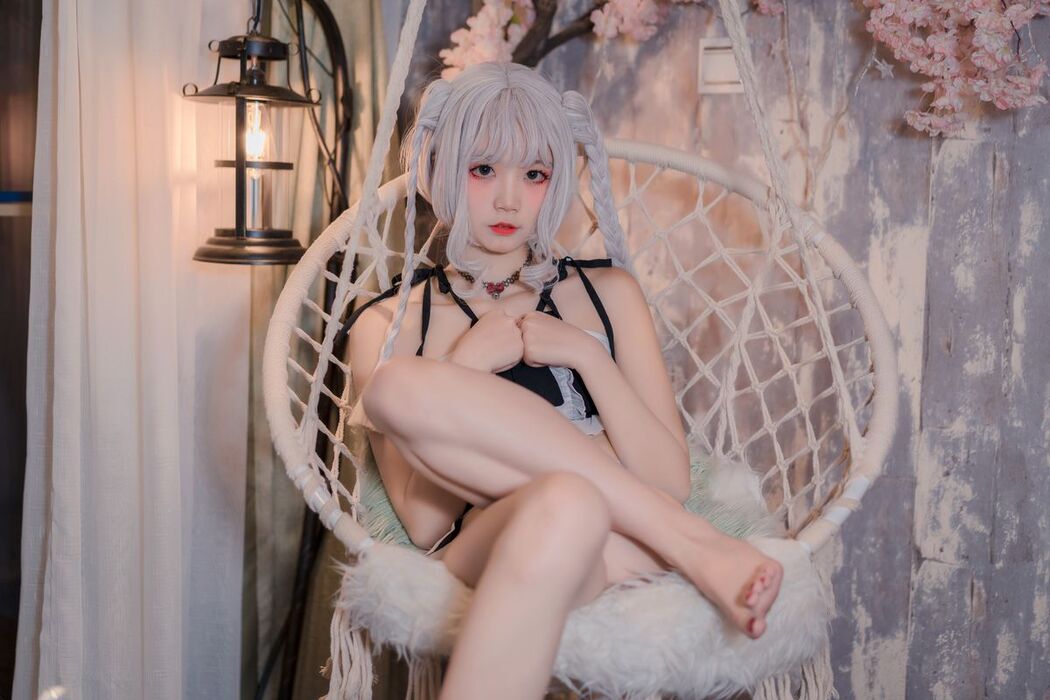 Coser@五更百鬼 – 圣女 吊带黑丝 (61P)