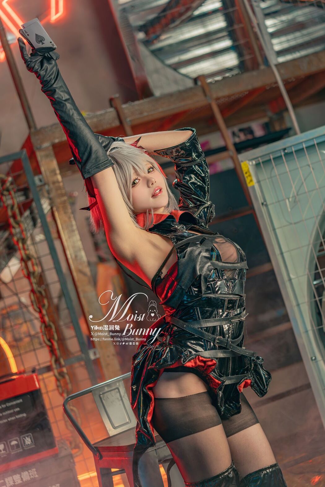 Coser@黏黏团子兔 – 2月作品 愚夜密函-W` (72P – 1V)