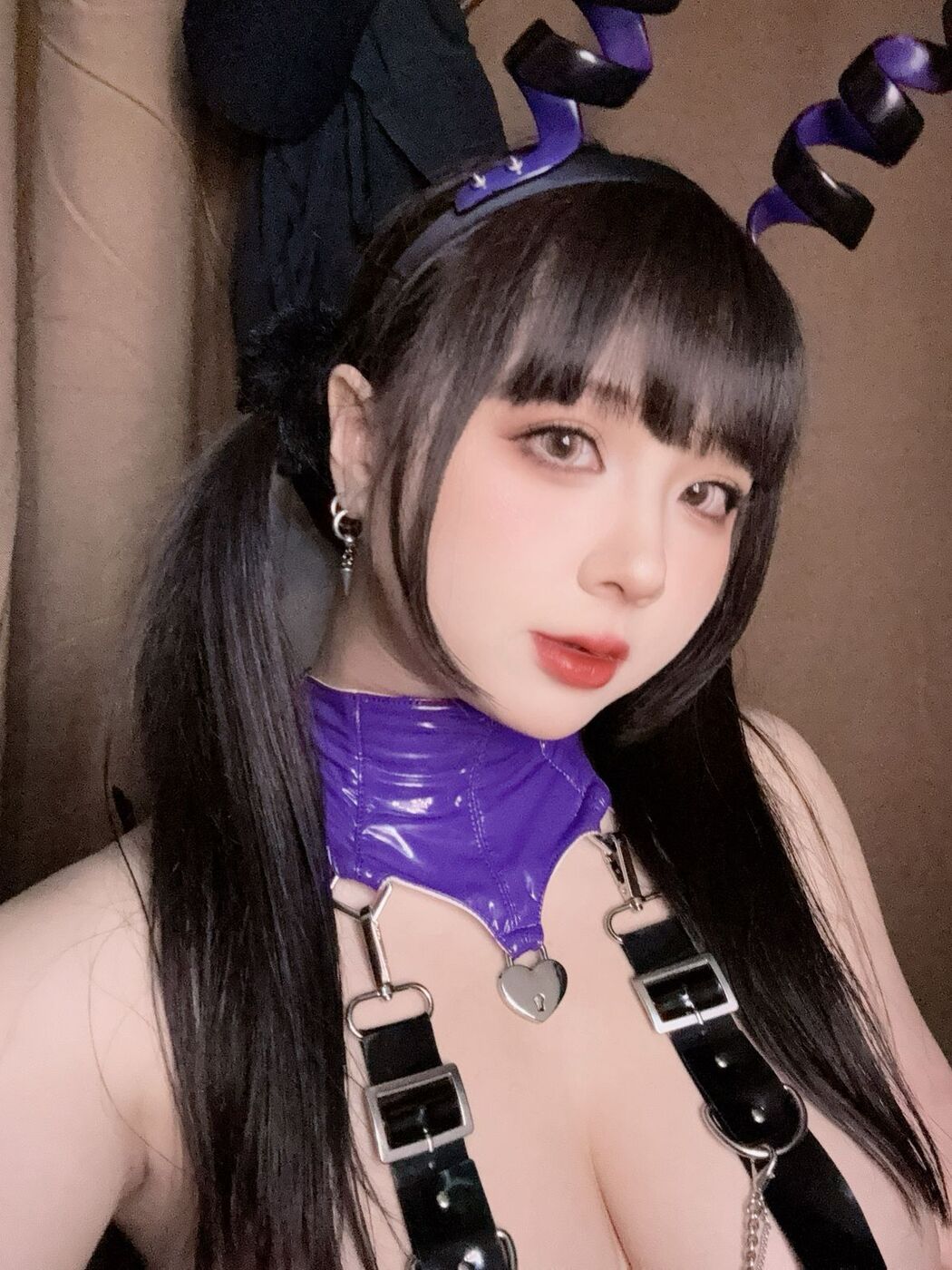Coser@皮皮奶可可爱了啦 – 紫博魅 赛博魅魔 Part1 (51P – 1V)