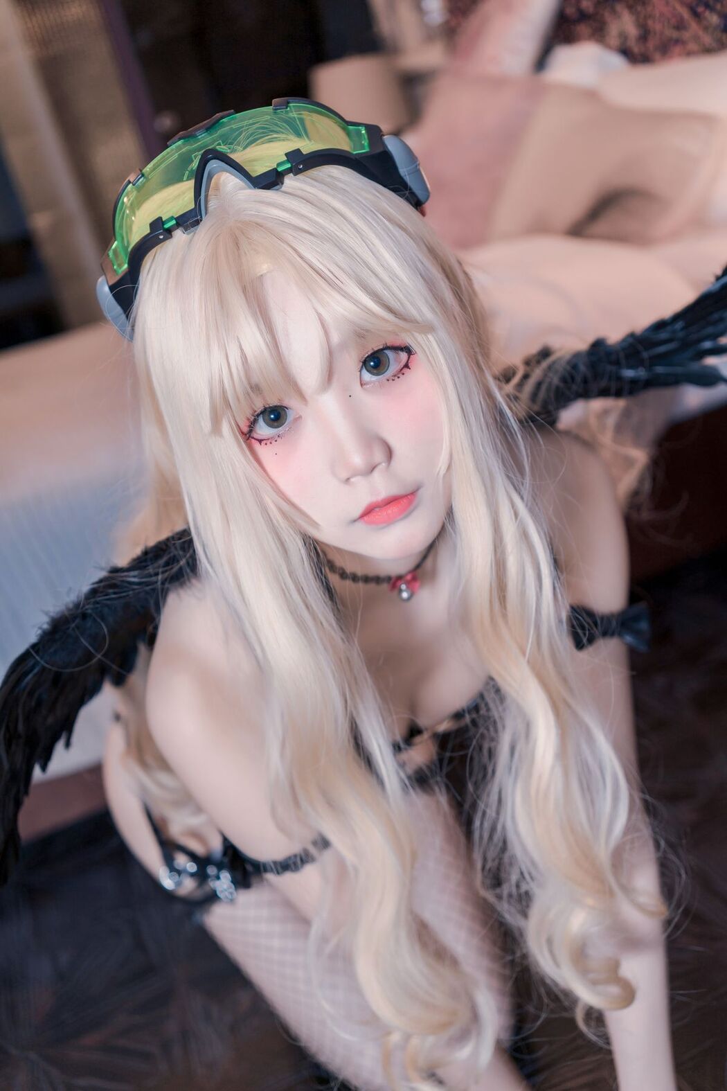 Coser@五更百鬼 – 圣女 吊带黑丝 (61P)