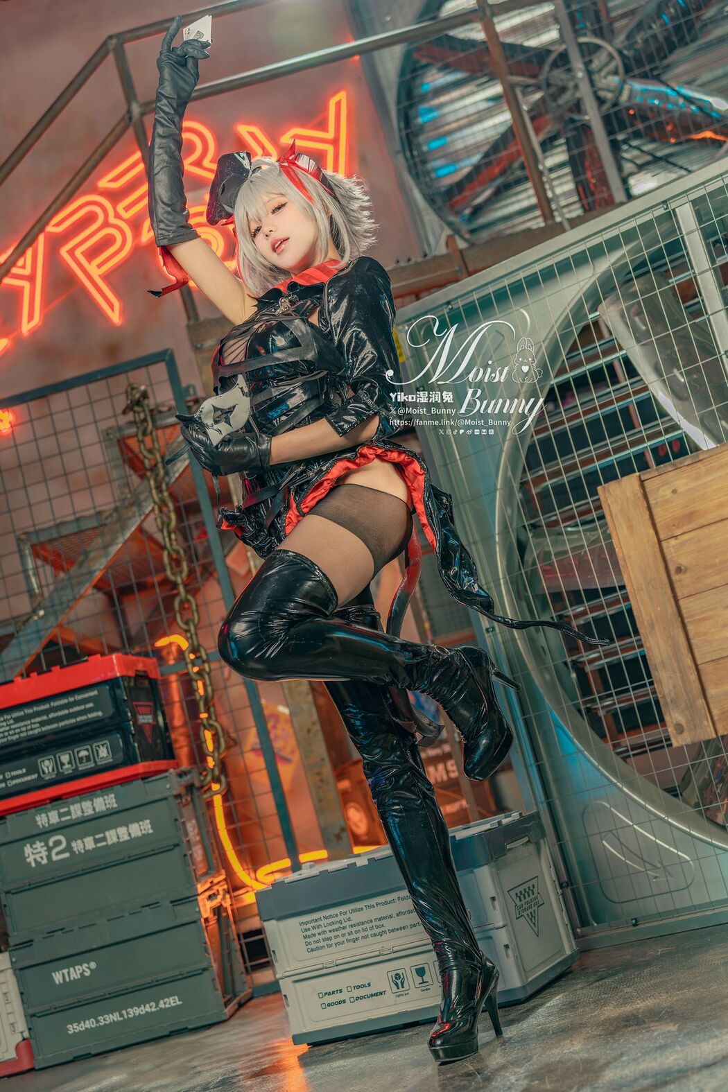 Coser@黏黏团子兔 – 2月作品 愚夜密函-W` (72P – 1V)