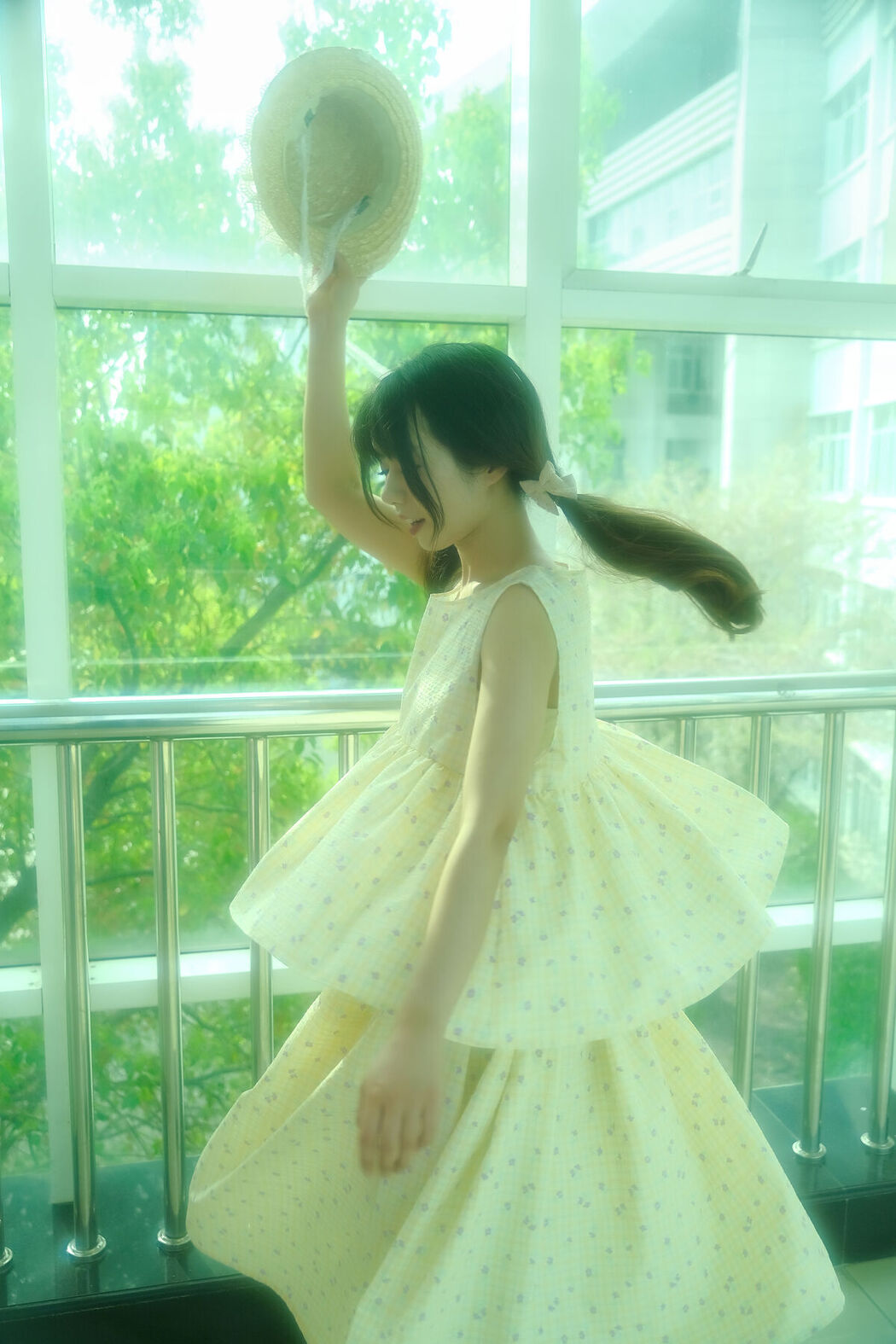 YiTuYu艺图语 Vol.8300 祝勺子 (24P)