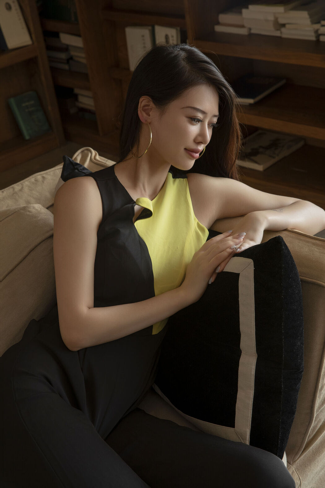 YiTuYu艺图语 Vol.8301 Chenaling_CL (31P)