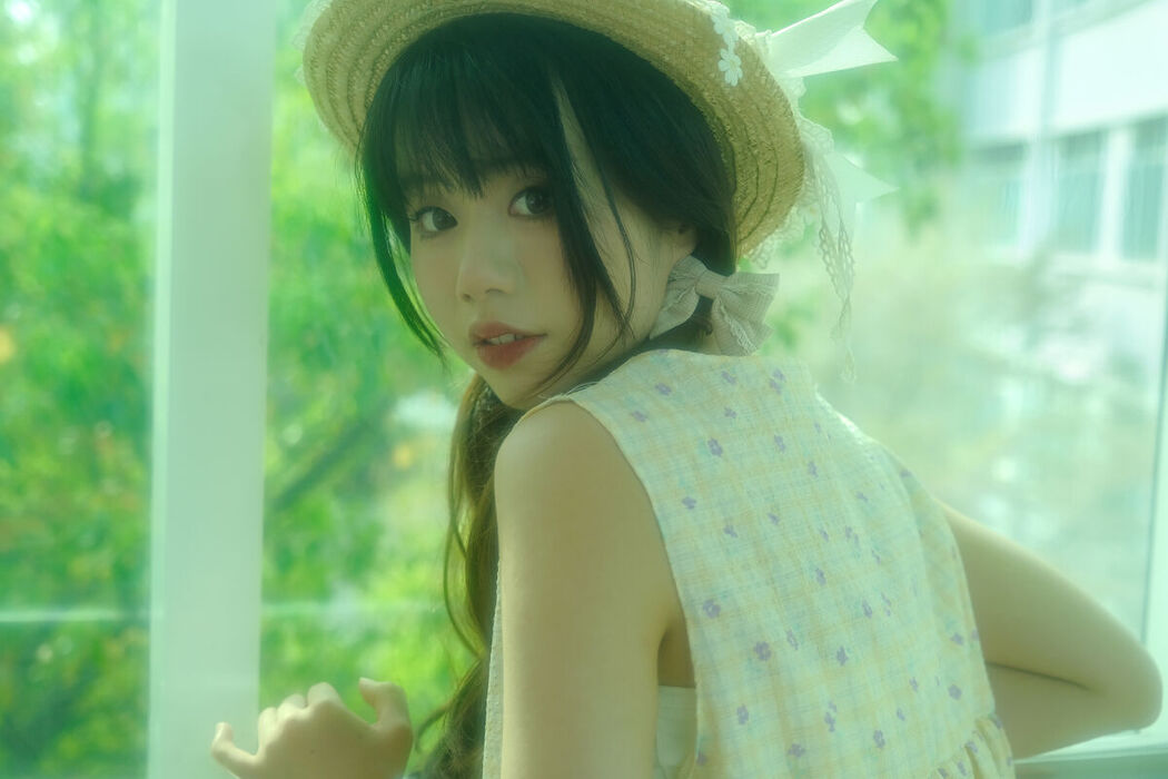 YiTuYu艺图语 Vol.8300 祝勺子 (24P)