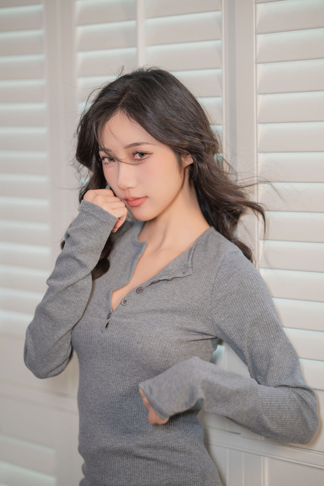 YiTuYu艺图语 Vol.8302 o1ne万 (25P)