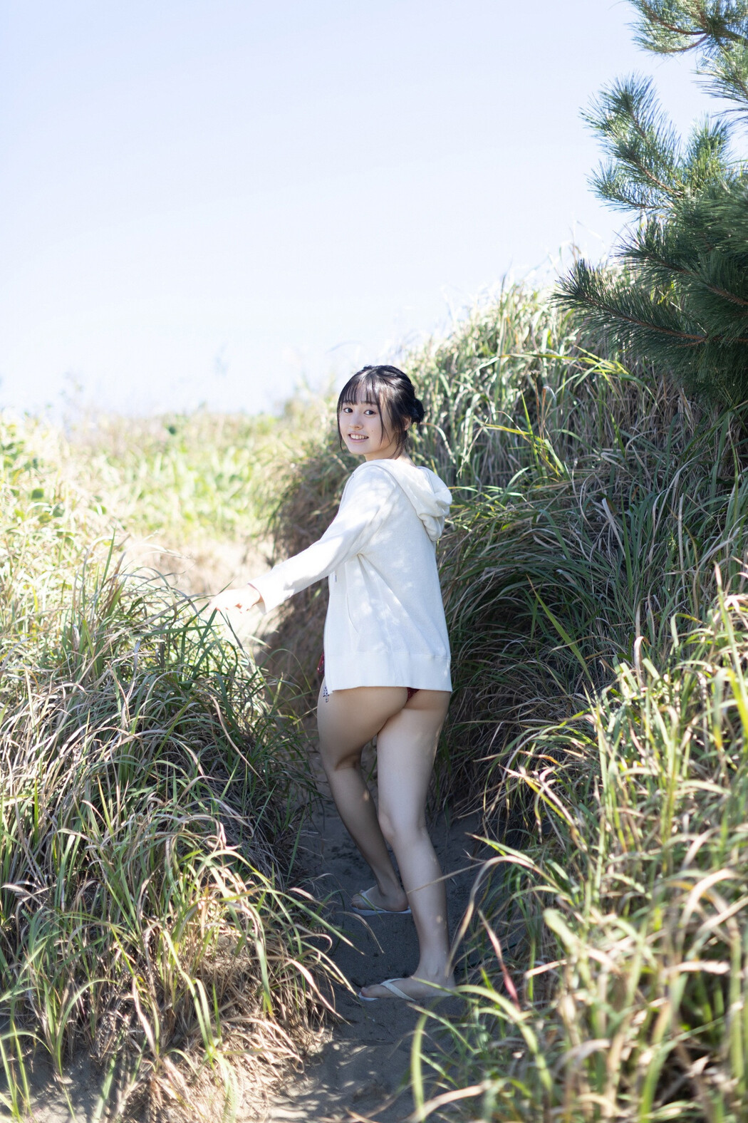 Miu Shirahama 白濱美兎, FRIDAYデジタル写真集 「ぎゅってして Vol.1」 Set.01