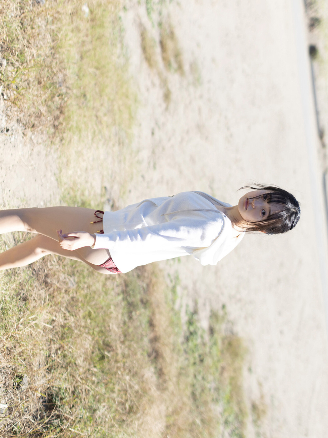 Miu Shirahama 白濱美兎, FRIDAYデジタル写真集 「ぎゅってして Vol.1」 Set.01