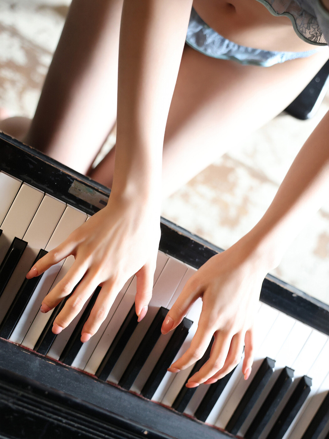 Rui Takanashi 小鳥遊るい, FRIDAYデジタル写真集 「小鳥のいたずら」 Set.01