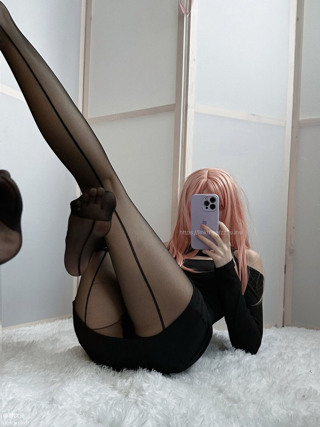 Coser@zzzsunvi &#8211; 顶级Cos白虎萝莉美女 治愈系少女的温馨日常 Part01 (65P &#8211; 4V)