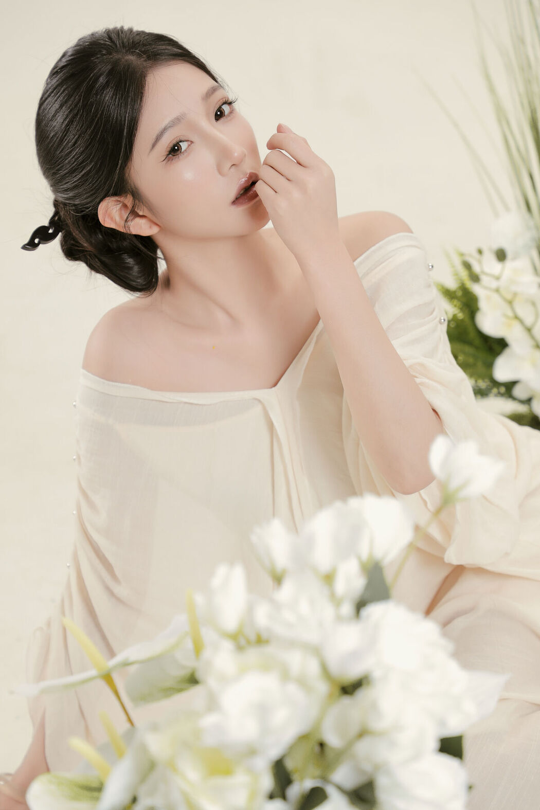 YiTuYu艺图语 Vol.8316 CHEN陈一 (22P)