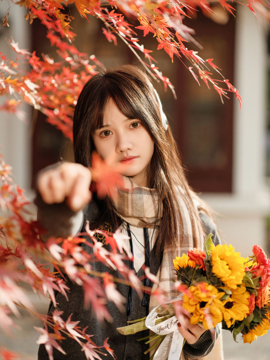 YiTuYu艺图语 Vol.8309 不许翘二郎腿 (24P)