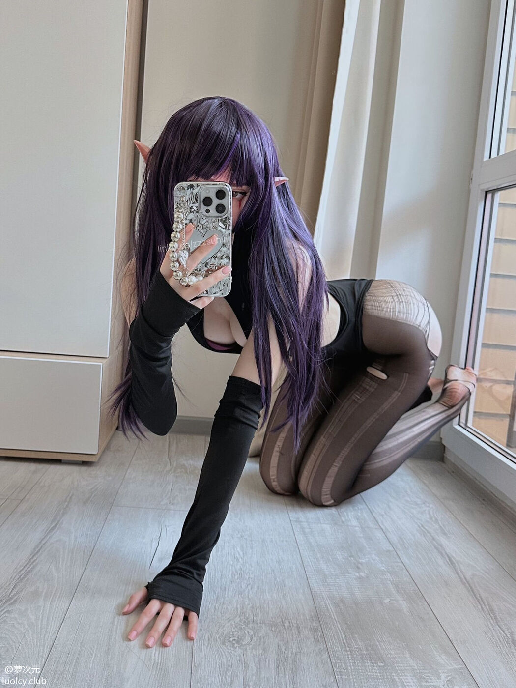 Coser@zzzsunvi &#8211; 顶级Cos白虎萝莉美女 治愈系少女的温馨日常 Part02 (64P)