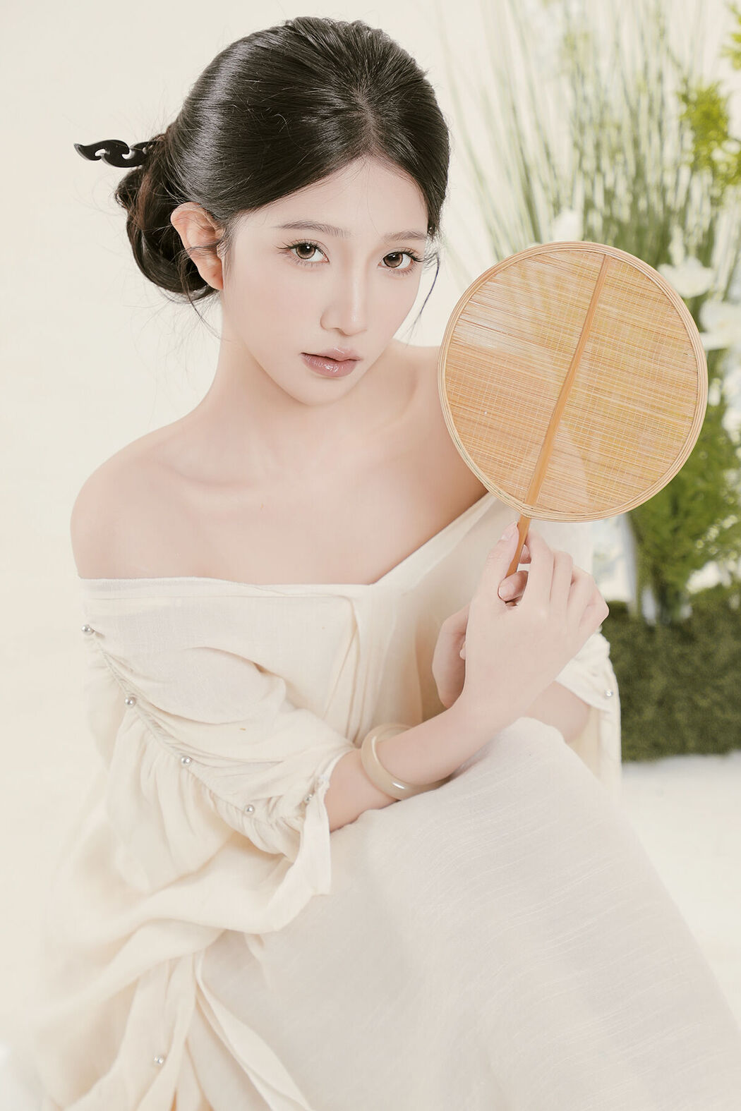 YiTuYu艺图语 Vol.8316 CHEN陈一 (22P) Cover Photo